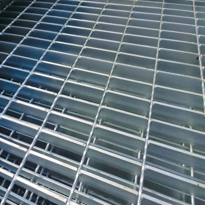 China 30mm X 32mm 40mm X 100mm Grating van het Hete Onderdompelings Gegalvaniseerde Staal Te koop