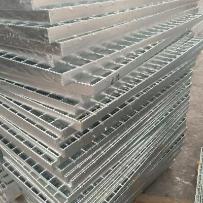 China Steel Grating with Steel Frame, 40x4mm Bars Oil & Chemical Resistant Platform Flooring for sale