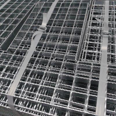 China 3mm Cross Bar W Machine Pressure Welded Bar Grating Mesh Flat Steel Grating for sale