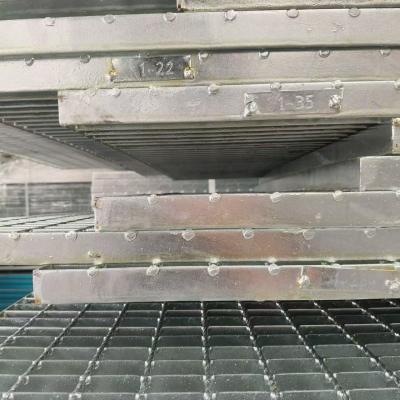 China Slip-Resistant Steel Grating for Ramps and Inclines: Ensuring Safe Passage for sale