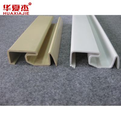 China Plastikspeicherwände Grey Slatwall Panels For Garage oder Geschäfte zu verkaufen