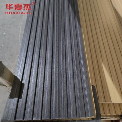 China Venta caliente de panel de pared en forma de U de wpc laminado oscuro panel de techo wpc interior y exterior en venta