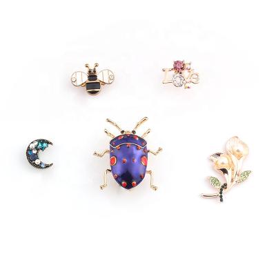 China Hot Selling Custom Made Korean ALLOY Suit Collar Pins Soft Hard Enamel Brooches Women Brooches for sale