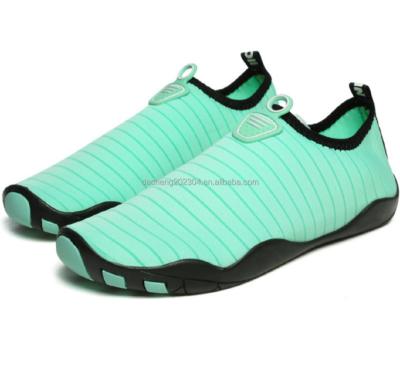 China OEM Aqua Water Shoes Beach Neoprene EVERGREEN Quick Dry On Factory Price walking on the beach, yoga, fitness or driving any size 21#--46# for sale