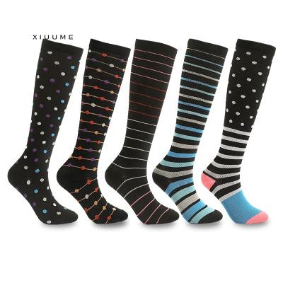 China Fancy Antibacterial Custom Fashion Colorful Logo Compression Hike Socks For Men And Women for sale