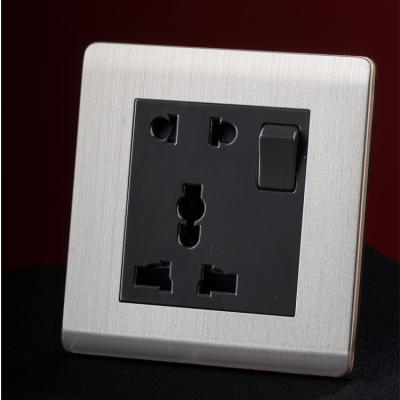 中国 2 Pin Switched Socket With 1 Way Switch Top Selling 2 3 5 Pin Wall Socket With Switch American Style Multifunctional 販売のため