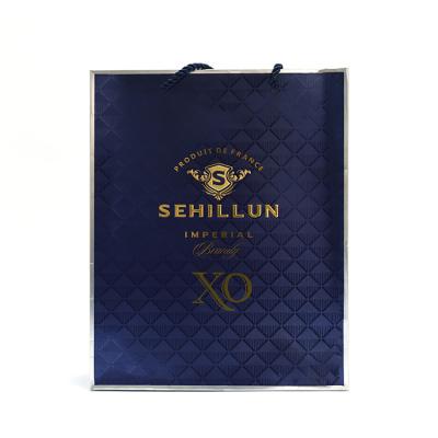 China Eco-Friendly Christmas Wine Bottle Paper Bag New Arrival Christmas Gift Bags Wine Biodegradable Paper Bags for sale