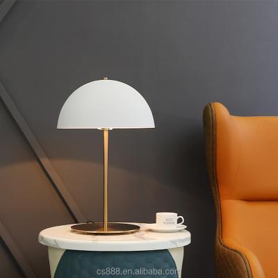 China Aazmon Hot Sale Modern Classic Mushroom Desk Light E27 LED Bulb Colorful Table Lamp For Hotel Decoration for sale