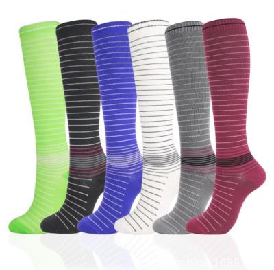 China Factory Wholesale Sporty Stripe Knee Long Tube Men's Compression Socks Quick Dry Sports Cycling Socks for sale