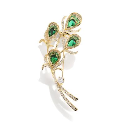 China 2022 New Copper Women's Premium Green Crystal Peacock Feather Brooch for sale