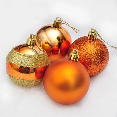 China Multicolor Environmental Friendly Christmas Ball Set Hanging Ornament 4PCS Plastic Christmas Baubles arbol de navidad Decorations for sale