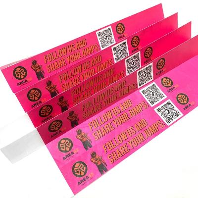 China Cheap Promotional Waterproof Festival Band Wrist Wraps Logo Water Resistant Paper Wristband Customized Tyvek for sale