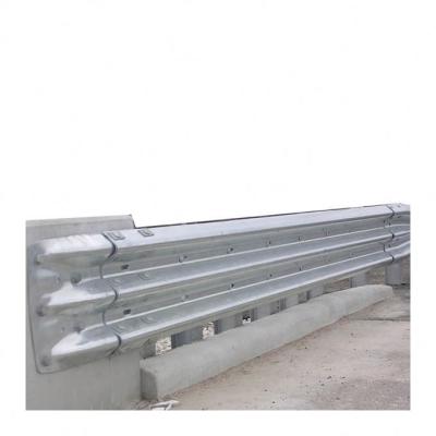 China To Keep People Safe Hot Dip Galvanized Corrugated Beam Guardrail Q235 Q345 Thrie Beam Guardrail AASHTO M180 Galvanized Steel Highway Guardrail for sale