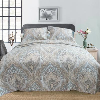 China Customized 100% High Density Anti-static Warm Cotton Bedspread Comforter Bedding Set 3 Pcs Pillow Sham Bed Cover Comforter Set for sale