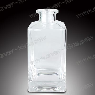 Cina Flint Glass bianco bottiglie su ordinazione del rum da 1500 ml in vendita