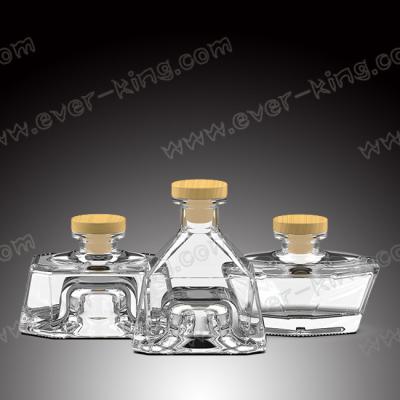 Cina Supplemento Flint Rum Glass Bottle 750ml con Cork Cap in vendita