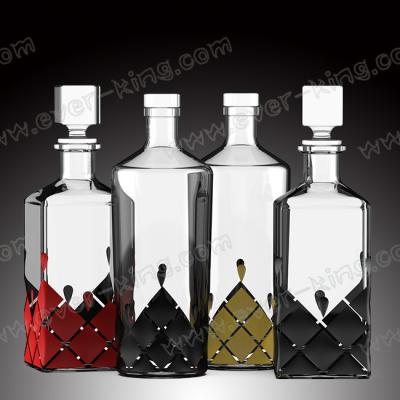 Cina liquore vuoto di Crystal Glass Bottle For Spirits della radura 750ml in vendita