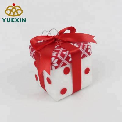 China Gift & Decoration Mini Red and White Christmas Hanging Gift Box for Christmas Tree Decoration for sale