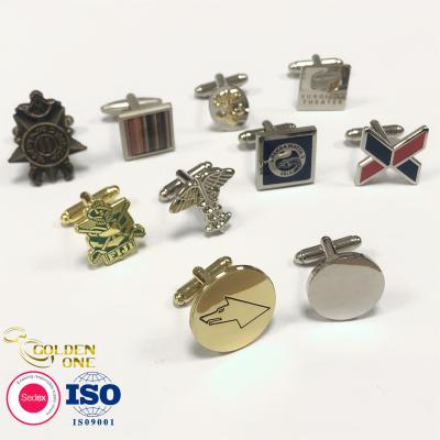 China CuffLinks van laserlogo shirt, de Gouden Zilveren Cufflinks Zachte Glanzende Spatie van het Emailmetaal Te koop