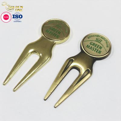 China Hot Sale Custom Shiny Gold Plated White Magnetic Repair Divot Tool Fixer Golfer Gift Metal Golf Divot for sale