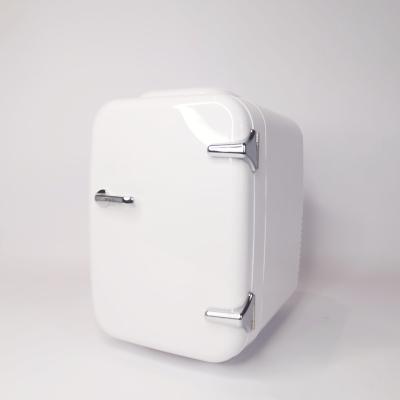 China 20degree 5L Retro Mini Cosmetic Fridge White Fridge Cooler And Warmer for sale