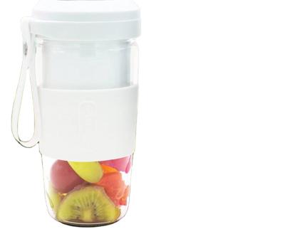 China Car factory supplies high quality fruit and vegetable juicer household portable blender for sale