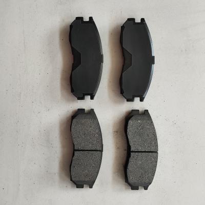 China Less Cermet D484 Auto Part Set Car Brake Pads Premium Fit For Mitsubishi N31 Front Panel for sale