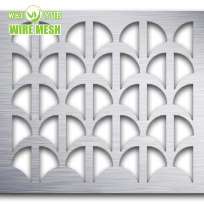 China Corrosion Resistance Perforated Metal Sheet For Decorative Screens 6 Gauge Welded Wire Mesh Fence Panels for sale