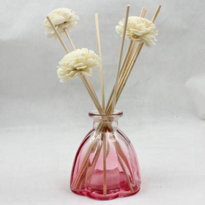 China Eco Friendly Beautiful Glass Reed Diffuser Bottles Oil Diffuser Bottle for sale