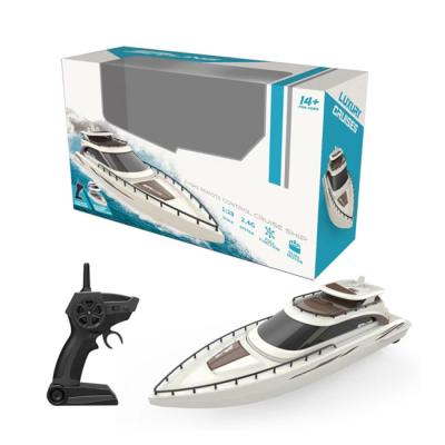 China RC hobby full function 2.4ghz dual motor cruise ship toy rc mini high speed remote control boat HC545636 for sale