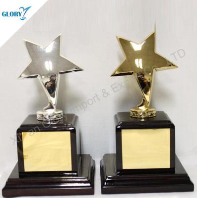 China Europe Star Shape Metal Trophy With Wooden Base Award for sale