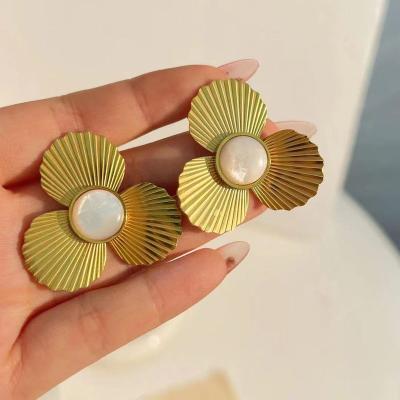 China 2022 Hot Selling CLASSIQUE 18K Stainless Steel Flower Earrings Waterproof Women for sale