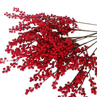 China Holly Fortune Berries Red Artificial Fruit Christmas Simulation Plastic Bulk Cheap Flower Decoration for sale