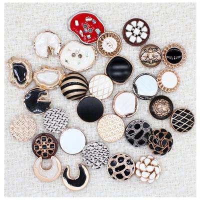 China SustainableOxidation Resistant Metal Does Not Fade Fashion Custom Hot Selling High Quality Oil Drip Antioxidant Pearl Alloy Inlaid Button for sale