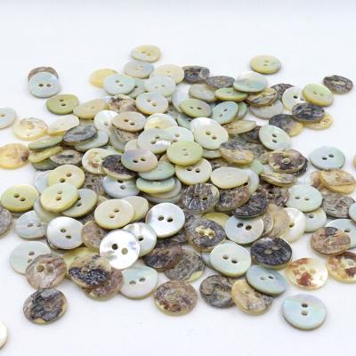 China Viable custom wholesale various sizes of mic cut out natural agoya shell buttons for sale