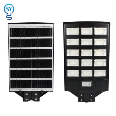 China ROAD High Luminaria Integrated 400W 500W 6006 Outdoor Waterproof Battery Powered Led Solar Street Light IP65 for sale