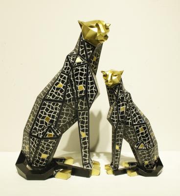 China Modern Minimalist Leopard Resin Animal Ornaments Home Business Gift Crafts Decoration Yiwu Wholesale for sale