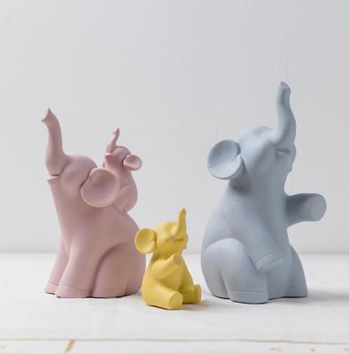 China Cartoon Nordic Minimalist Creative Elephant Ceramic Decoration For Living Room Elephant Family Places Office Decor for sale