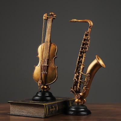 China Creative Personality Art Props Modern Violin Retro Minimalist Decoration Table Decoration Interior for sale