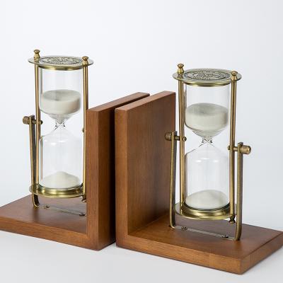 China Modern Fashion Wooden Bookends Hourglass Ornaments Vintage Metal Glass Timer Home Decoration for sale