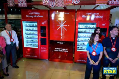 China Corporate Social Responsibility Customize Vending Machine With OTI Card Reader And Eco-Friendly Design for sale