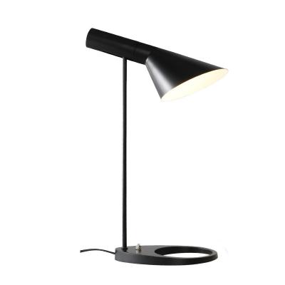 China Modern Minimalist Personality LED Eye Protection Desk Lamp Hotel Bedroom Bedside Reading Lamp Modern Minimalist Reading Lamp for sale