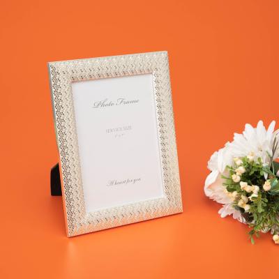 China Home Office Hotel Decoration Hot Sale 5x7 Silver Zinc Alloy Picture Frame Or Customized Metal Picture Frame Or O E M Metal Picture Frame for sale