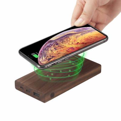 China Real Company Anniversary Wooden Power Bank 1000hma With Wireless Fast Charging Function for sale