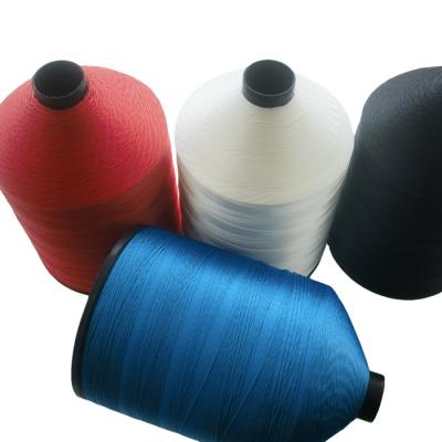 Chine Filament de polyester résistant à la décoloration Filament de polyester rouge de 500 mètres à vendre