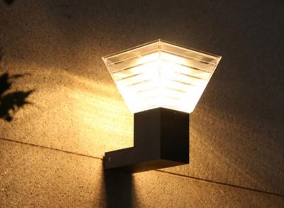 China Square Solar Wall Lights Outdoor Waterproof Solar Modern Style Simple Garden Villa LED Wall Lamp for sale