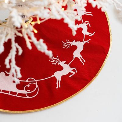 China 2021 Luxury New Design Snowflake and Elk Knit Christmas Tree Skirt Holiday Party Luxury Christmas Decoration Red Tree Skirt for sale