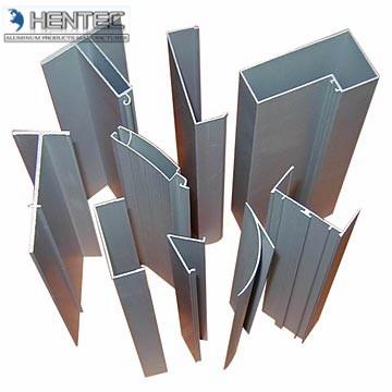 China Natuurlijke Kleur die aluminiumlegering 6063/6061/6005 T5 T6 voor ingediend industrieel uitdrijven Te koop