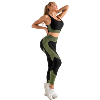 China Breathable Popular Seamless Knitted Sports Beach Top With Elastic Chest Pad High Waist Hip Yoga Pants Fitness Suit Set OEM&ODM for sale