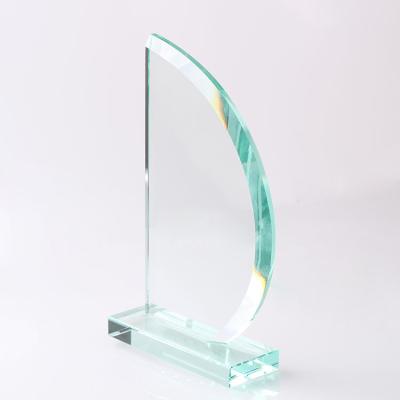 China Europe sailboat award jade glass crystal trophy as professional award sports movie crystal award for sale